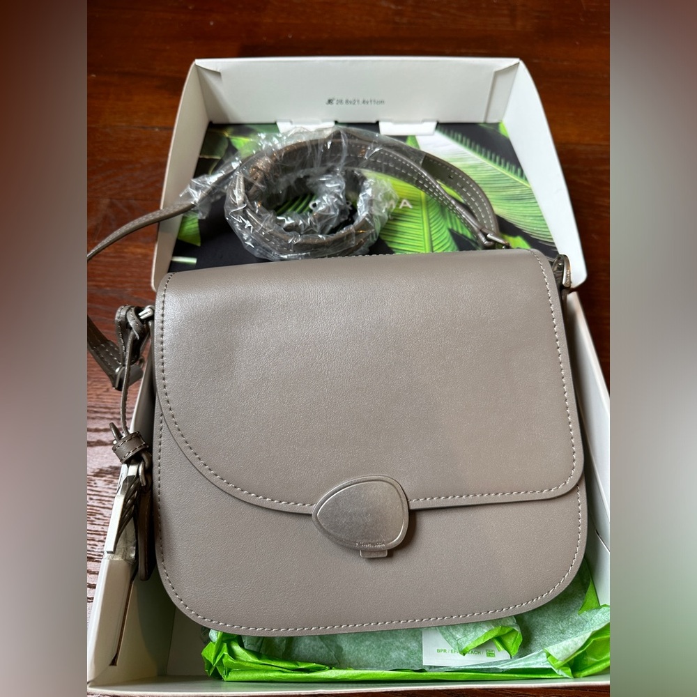 Cariuma  Rio Brasil leather Gray Crossbody Bag NWT
